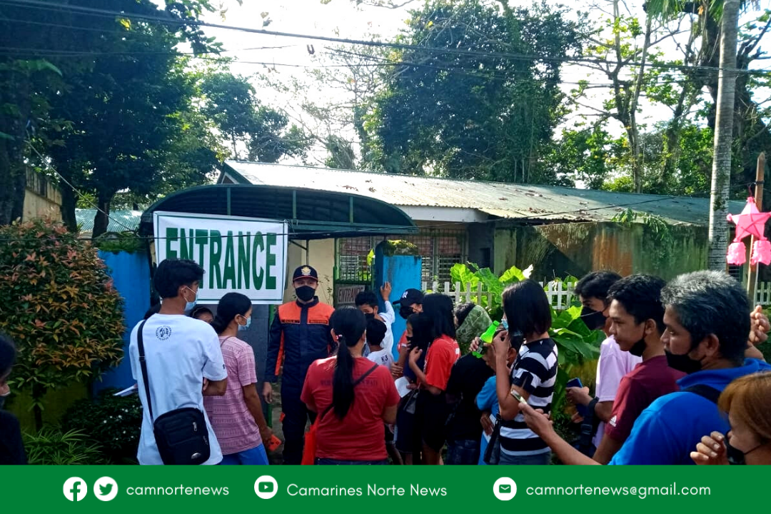 BUREAU OF FIRE TALISAY ENSURES PUBLIC SAFETY AT VACCINATION SITE IN TALISAY ELEMENTARY SCHOOL!