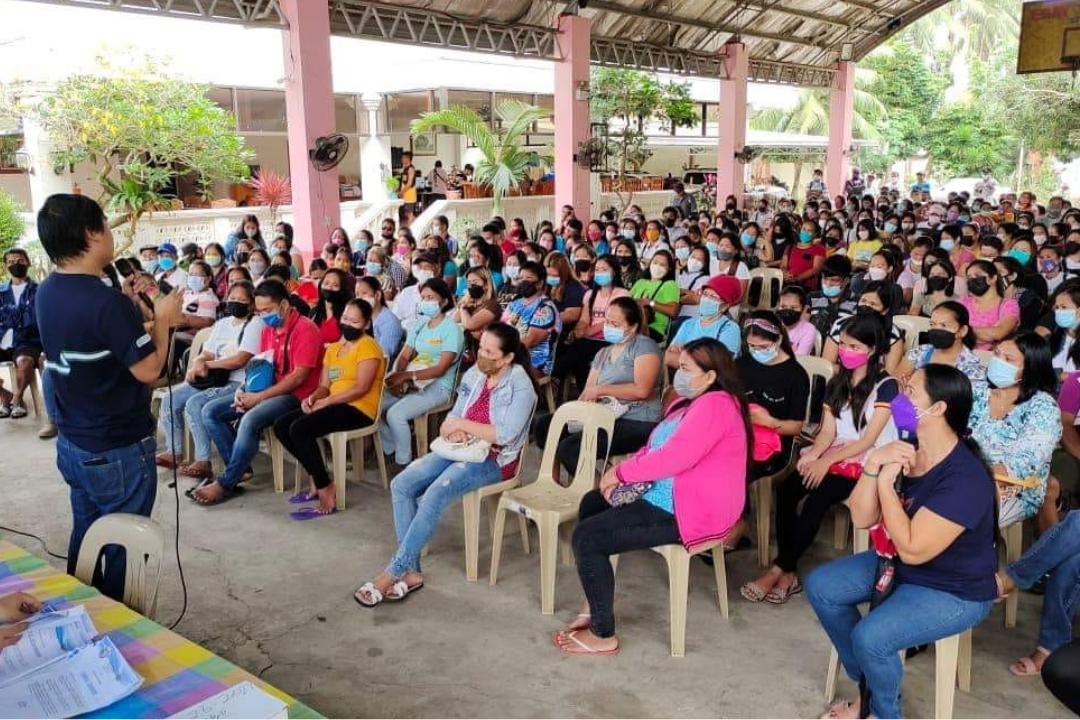 PROVINCIAL GOVERNMENT OF CAMNORTE GOES TO LABO FOR THE DISTRIBUTION OF FINANCIAL ASSISTANCE TO GRADE 7 STUDENTS