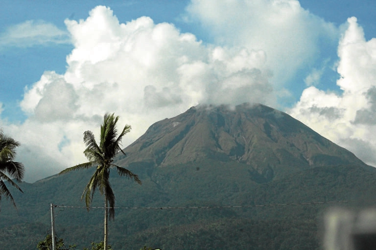 DSWD Provides Augmentation to Families Affected by Mt. Bulusan Eruption