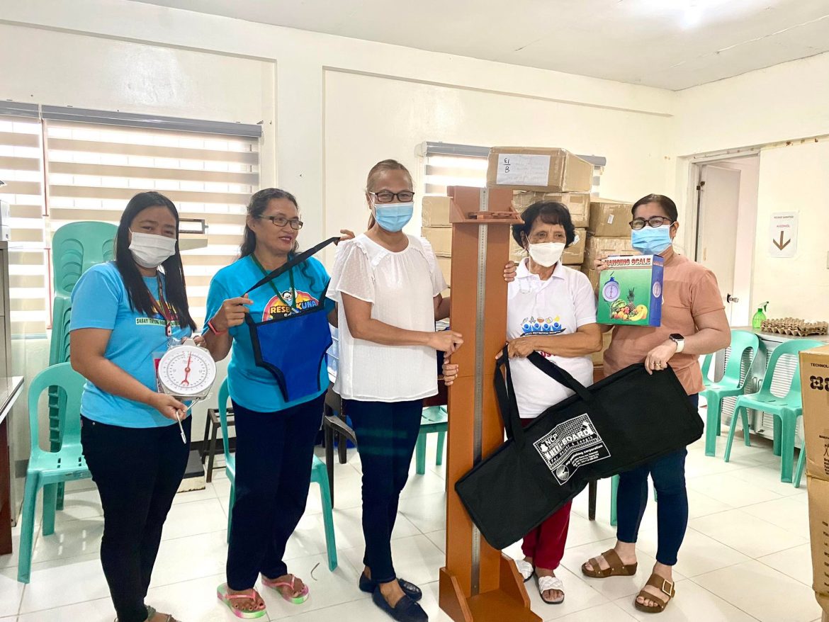 To strengthen the Nutrition Programs here in the Municipality of Daet, the Municipal Health Office distributed a measuring tools to 25 barangays today November 21, 2022.